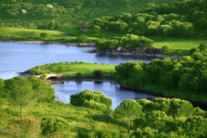 Why is the Almenara Golf course ideal for expert players